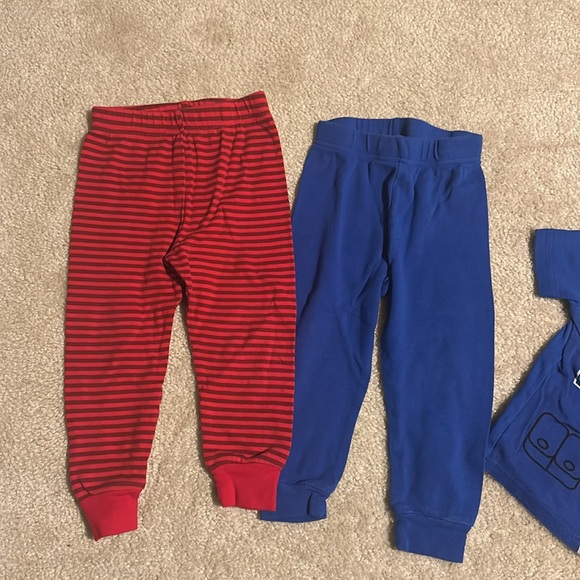 Paw Patrol boys pajama sets size 3T - Picture 6 of 6
